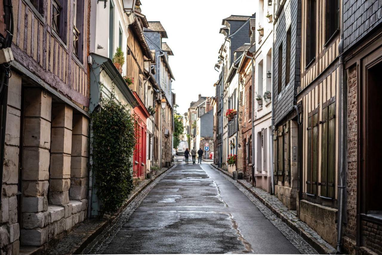 Au Coeur De La Ville Honfleur Exteriör bild